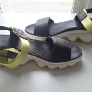 Sorel Kinetic sandals black & white with lime accent strap. Like new with box!